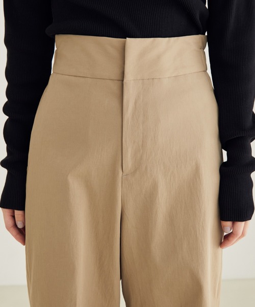 SALON adam et rope'(サロン アダム エ ロペ)の「【ご好評につき追加決定!】【洗える・UVケア】コットンライクスタイルアップパンツ(その他パンツ・レディース・ブラック/ベージュ・X-SMALL/S/M)」の22枚目の写真