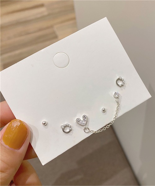 LOPASS(ロパス)の「デザインピアス(ピアス(両耳用)・レディース・その他1/その他10/その他18/その他26/その他34/その他12/その他20/その他28/B/その他3/その他14/その他22/その他30/D/その他5/その他2/その他11/その他19/その他27/A/その他13/その他21/その他29/C/その他4/その他8/その他16/その他24/その他32/F/その他9/その他17/その他25/その他33/その他/その他7/その他15/その他23/その他31/E/その他6・FREE)」の2枚目の写真