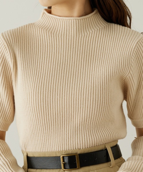 d.i.a. ベージュアームウォーマー付き ニット 新品未使用 セール】アームウォーマー風ハイネックタイト長袖指穴サムホール