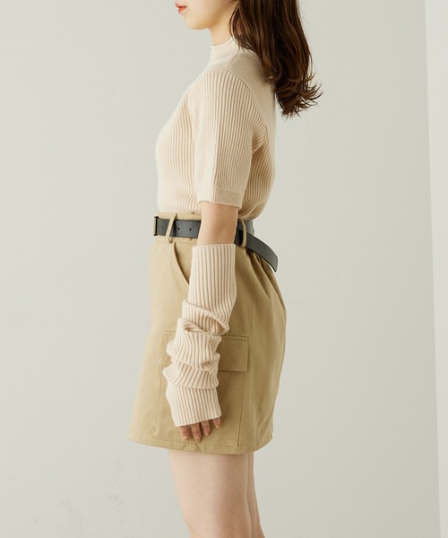 Chico(チコ)の「【新色追加】アームウォーマーボトルネックリブニット(ニット/セーター・レディース・ブラック/ベージュ/グレー/アイボリー/ブルー・FREE)」の20枚目の写真