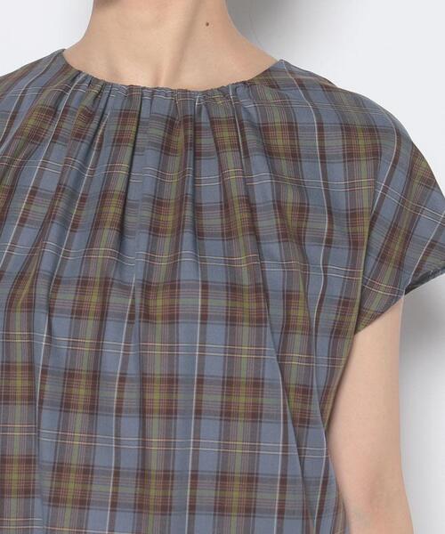 en recre（アンレクレ）の「【Nouque】チェック柄プルオーバーブラウス（シャツ/ブラウス・レディース・ロイヤルブルー/モカ・2）」の5枚目の写真