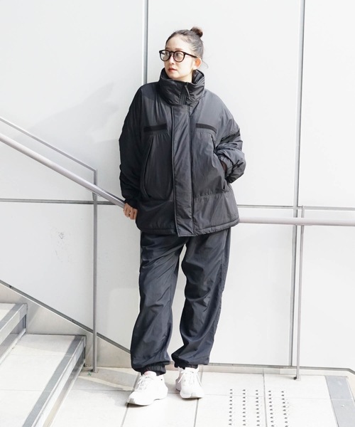 UNIIT（ユニット）の「【UNIIT/ユニット】撥水　ビッグシルエット　ナイロン　裏総メッシュ　ワイド　トラックパンツ　セットアップ対応可能アイテム（その他パンツ・メンズ・チャコールグレー/ブラック/ブルー/グリーン・MEDIUM/LARGE/X-LARGE）」の22枚目の写真