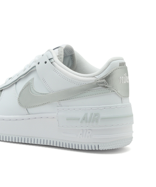 NIKE（ナイキ）の「【NIKE】ナイキ エアフォース1 シャドウ ウィメンズシューズ（スニーカー・レディース・ホワイト/ホワイト系その他・22.5cm/23.5cm/24.5cm/25.5cm/23/24/25/26）」の20枚目の写真
