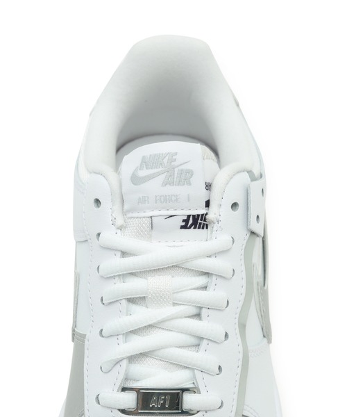 NIKE（ナイキ）の「【NIKE】ナイキ エアフォース1 シャドウ ウィメンズシューズ（スニーカー・レディース・ホワイト/ホワイト系その他・22.5cm/23.5cm/24.5cm/25.5cm/23/24/25/26）」の11枚目の写真