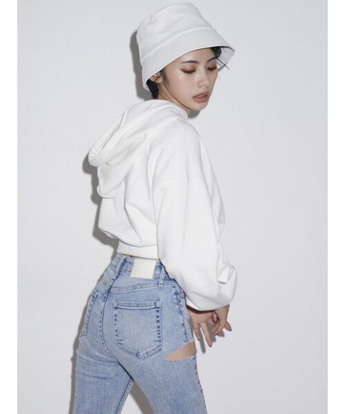 GYDA（ジェイダ）の「【セットアップ着用可】Hilarショートスウェットパーカー（パーカー・レディース・ブラック/オフホワイト・FREE）」の12枚目の写真