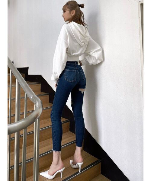 GYDA（ジェイダ）の「【セットアップ着用可】Hilarショートスウェットパーカー（パーカー・レディース・ブラック/オフホワイト・FREE）」の20枚目の写真