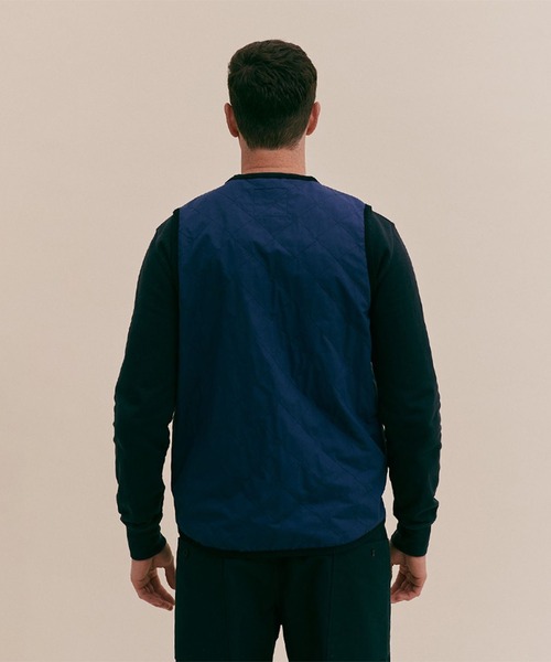 LAVENHAM(ラベンハム)の「Cotton Unwadded Gilet Mens / コットン アンワディッド ジレ(ベスト・メンズ・ブルー系その他/イエロー/アーミー/ブラック/ダークネイビー・L/M/S/XL/XXL)」の16枚目の写真