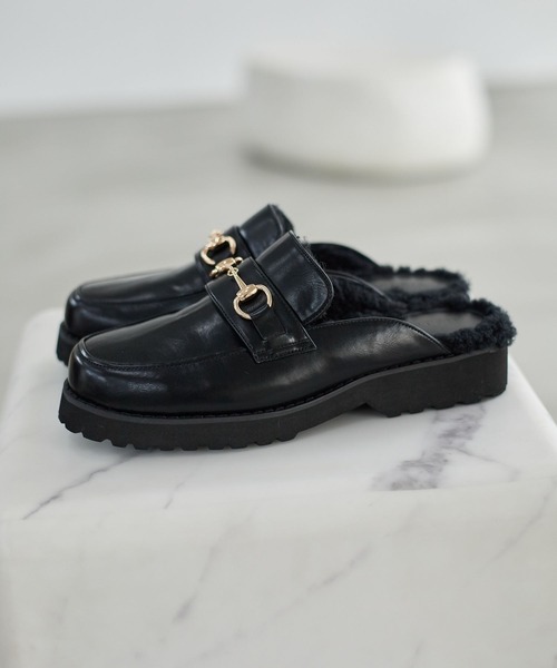 LEPSIM（レプシィム）の「ビットボアローファーミュール　175489（ローファー・レディース・ブラック/ベージュ・MEDIUM/LARGE）」の2枚目の写真