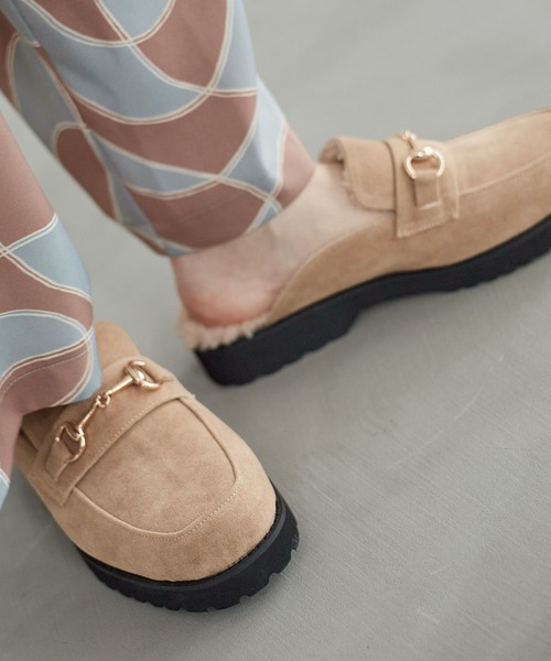 LEPSIM（レプシィム）の「ビットボアローファーミュール　175489（ローファー・レディース・ブラック/ベージュ・MEDIUM/LARGE）」の3枚目の写真