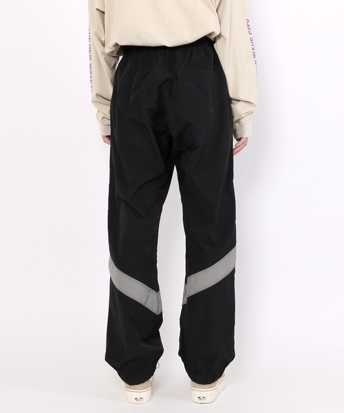 EXIEEE(イグジー)の「ナイロントラックパンツ(その他パンツ・レディース・グリーン/ブラック・MEDIUM/SMALL/LARGE)」の10枚目の写真