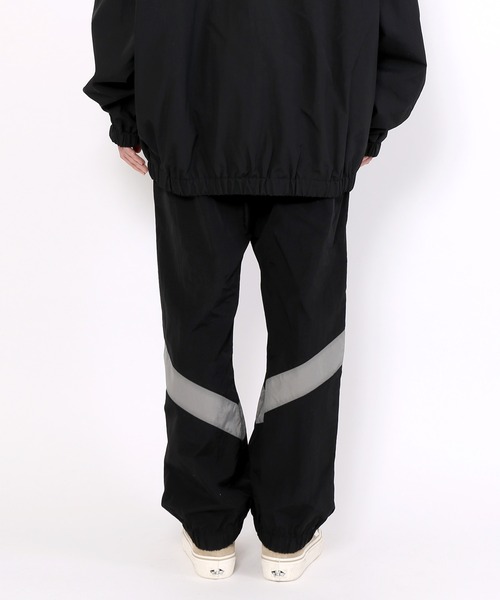 EXIEEE(イグジー)の「ナイロントラックパンツ(その他パンツ・レディース・グリーン/ブラック・MEDIUM/SMALL/LARGE)」の11枚目の写真