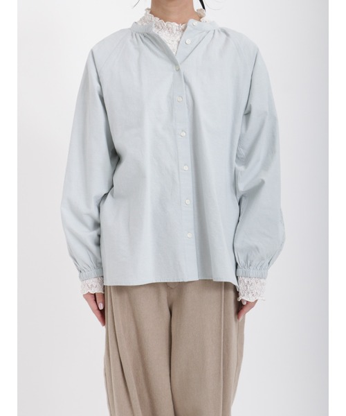 Samansa Mos2（サマンサ モスモス）の「袖ラインレースバンドカラーブラウス（シャツ/ブラウス・レディース・オフホワイト/サックスブルー/チャコール・ﾌﾘ-）」の5枚目の写真