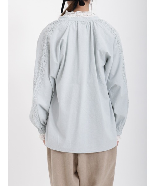 Samansa Mos2（サマンサ モスモス）の「袖ラインレースバンドカラーブラウス（シャツ/ブラウス・レディース・オフホワイト/サックスブルー/チャコール・ﾌﾘ-）」の21枚目の写真