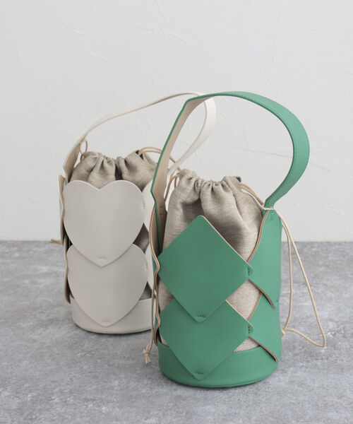 Casselini(キャセリーニ)の「【CASSELINI/キャセリーニ】モチーフバケットバッグ(トートバッグ・レディース・アイボリー/グリーン・FREE)」の3枚目の写真