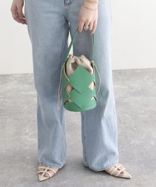 Casselini(キャセリーニ)の「【CASSELINI/キャセリーニ】モチーフバケットバッグ(トートバッグ・レディース・アイボリー/グリーン・FREE)」の4枚目の写真