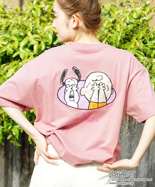 PEANUTS(ピーナッツ)の「【OUTDOOR PRODUCTS/アウトドアプロダクツ】【PEANUTS/ピーナッツ】スヌーピー コラボ Tシャツ ドロップショルダー オーバーサイズ(Tシャツ/カットソー・メンズ・ピンク系その他/オフホワイト/ブルー系その他/ホワイト・SMALL/MEDIUM/LARGE/X-LARGE)」の4枚目の写真