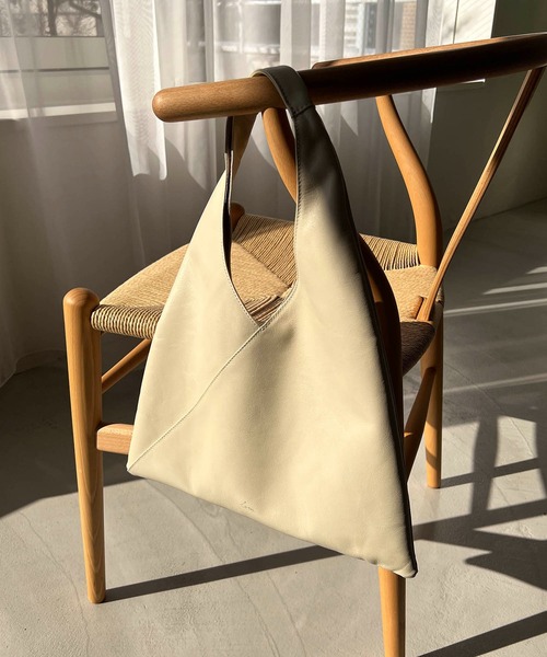 CAPRICIEUX LE'MAGE（カプリシューレマージュ）の「トライアングルトートバッグ（トートバッグ・レディース・ホワイト/キャメル/ブラック・FREE）」の11枚目の写真