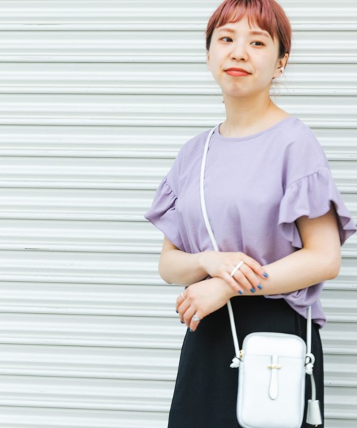 ITEMS URBANRESEARCH(アイテムズ アーバンリサーチ)の「『UR TECH』ソデフリルT-SHIRTS(Tシャツ/カットソー・レディース・ホワイト/モカ/ラベンダー/ブラック・FREE)」の1枚目の写真