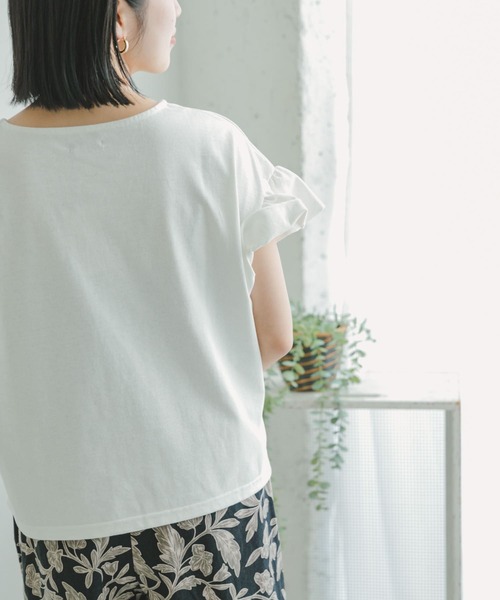 ITEMS URBANRESEARCH(アイテムズ アーバンリサーチ)の「『UR TECH』ソデフリルT-SHIRTS(Tシャツ/カットソー・レディース・ホワイト/モカ/ラベンダー/ブラック・FREE)」の16枚目の写真