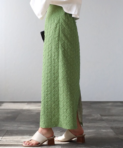 EASEBLUE(イーズブルー)の「ふくれジャガードナロースカート(スカート・レディース・グリーン/ベージュ/ブラック・FREE)」の14枚目の写真