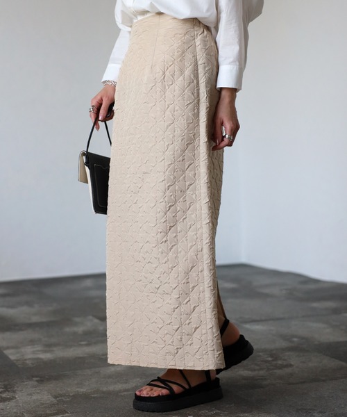 EASEBLUE(イーズブルー)の「ふくれジャガードナロースカート(スカート・レディース・グリーン/ベージュ/ブラック・FREE)」の5枚目の写真