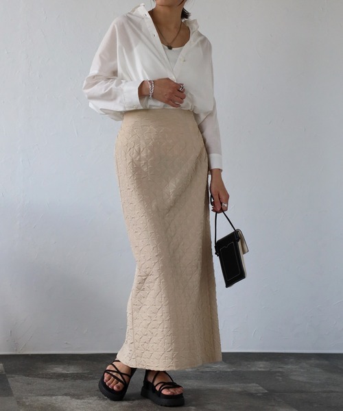 EASEBLUE(イーズブルー)の「ふくれジャガードナロースカート(スカート・レディース・グリーン/ベージュ/ブラック・FREE)」の8枚目の写真