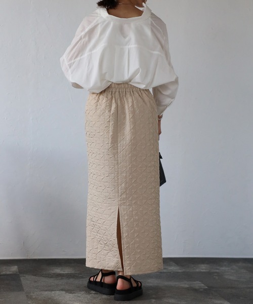 EASEBLUE(イーズブルー)の「ふくれジャガードナロースカート(スカート・レディース・グリーン/ベージュ/ブラック・FREE)」の21枚目の写真