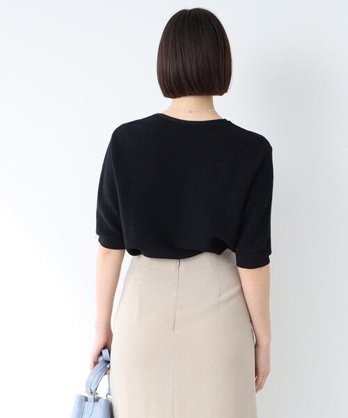 INDIVI（インディヴィ）の「◆【ニット人気2位！/ラメ/洗える】五分袖Vネックニット（ニット/セーター・レディース・ライトグレー/ブラック/ネイビー/オフホワイト/ブルー・34/15 /38/19/13/05）」の11枚目の写真