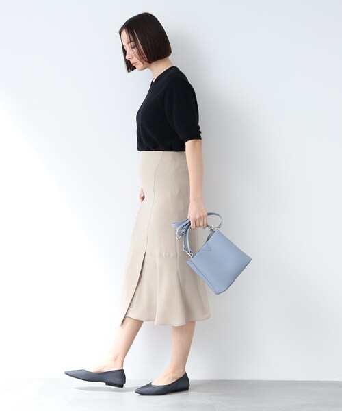 INDIVI（インディヴィ）の「◆【ニット人気2位！/ラメ/洗える】五分袖Vネックニット（ニット/セーター・レディース・ライトグレー/ブラック/ネイビー/オフホワイト/ブルー・34/15 /38/19/13/05）」の9枚目の写真