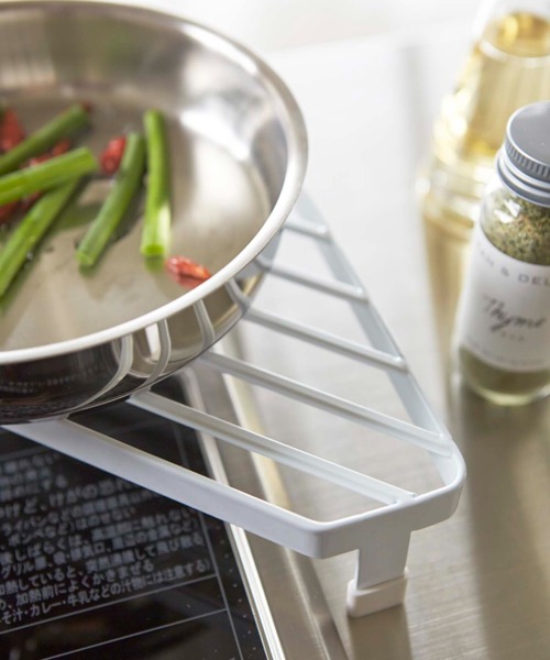 BIRTHDAY BAR（バースデイバー）の「tower コンロコーナーラック（キッチン収納・レディース・ホワイト/ブラック・フリー）」の7枚目の写真