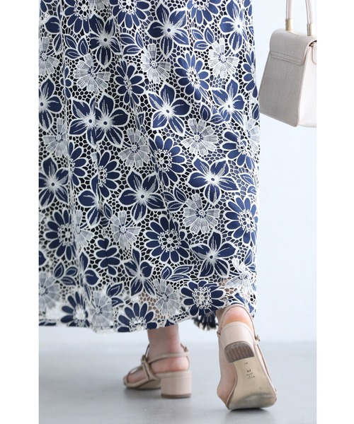 cawaii(カワイイ)の「(紺)切り絵花レース浮かぶロングスカート(スカート・レディース・ネイビー・FREE)」の21枚目の写真