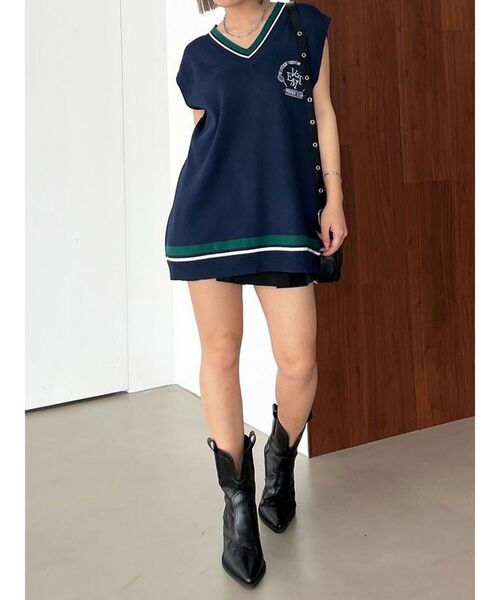 WONDER VISITOR(ワンダービジター)の「【WONDER VISITOR×EMODA】エンブレムロゴニットベスト(ベスト・レディース・ホワイト/ネイビー・FREE)」の6枚目の写真