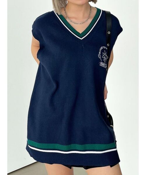 WONDER VISITOR(ワンダービジター)の「【WONDER VISITOR×EMODA】エンブレムロゴニットベスト(ベスト・レディース・ホワイト/ネイビー・FREE)」の15枚目の写真