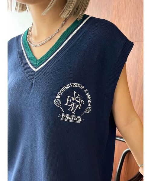 WONDER VISITOR(ワンダービジター)の「【WONDER VISITOR×EMODA】エンブレムロゴニットベスト(ベスト・レディース・ホワイト/ネイビー・FREE)」の18枚目の写真