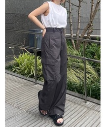 エミ ナイロンフレアパンツ 白 パンツ カーゴパンツ emmi（エミ）の「【emmi atelier】ナイロンフレアパンツ（カーゴ