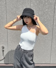 【LVEU.】アシンメトリーリブタンクトップ / トップス リブ ノースリーブ キャミ タンクトップ アシンメトリー アシメ ホワイト ブラック ブルー