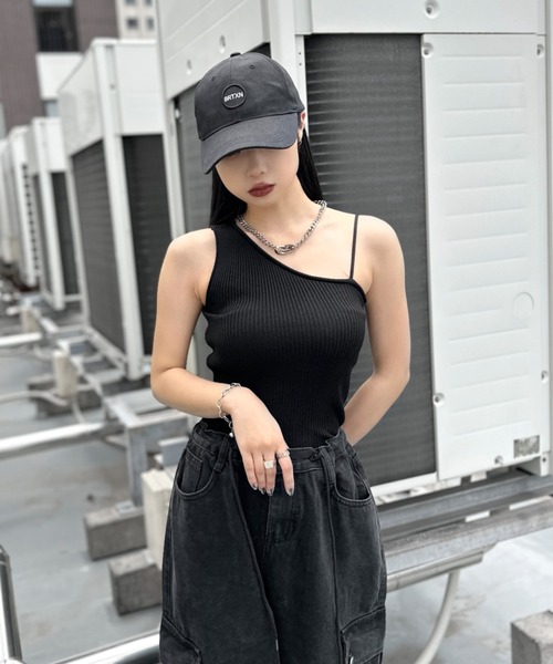 LVEU.(ラブユ.)の「【LVEU.】アシンメトリーリブタンクトップ / トップス リブ ノースリーブ キャミ タンクトップ アシンメトリー アシメ ホワイト ブラック ブルー(タンクトップ・レディース・ブルー/ブラック/ホワイト・FREE)」の8枚目の写真