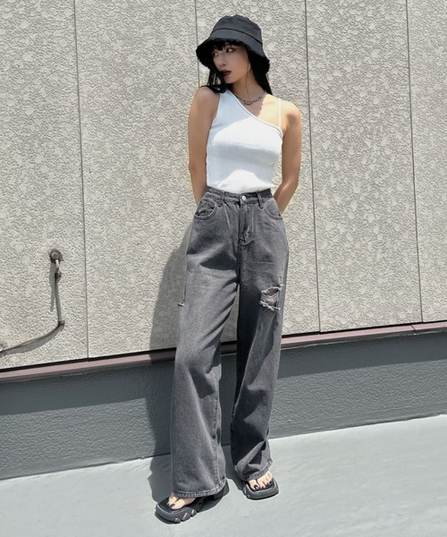 LVEU.(ラブユ.)の「【LVEU.】アシンメトリーリブタンクトップ / トップス リブ ノースリーブ キャミ タンクトップ アシンメトリー アシメ ホワイト ブラック ブルー(タンクトップ・レディース・ブルー/ブラック/ホワイト・FREE)」の22枚目の写真