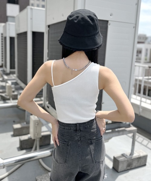 LVEU.(ラブユ.)の「【LVEU.】アシンメトリーリブタンクトップ / トップス リブ ノースリーブ キャミ タンクトップ アシンメトリー アシメ ホワイト ブラック ブルー(タンクトップ・レディース・ブルー/ブラック/ホワイト・FREE)」の18枚目の写真