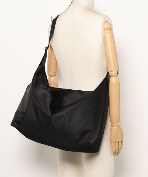 ☆美品☆PATOU Le Biscuit HOBO ナイロンワンショルダーバッグ パトゥ Patou Le Biscuit サテン ショルダーバッグ (PATOU