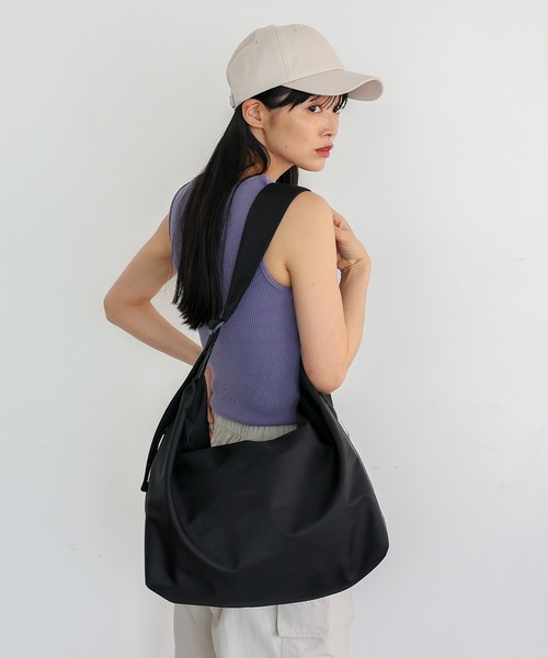 PORTER ブラック ナイロン ワンショルダーバッグ VitaFelice（ヴィータフェリーチェ）の「ナイロンワンショルダーバッグ