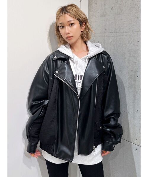 GYDA（ジェイダ）の「BACK LOGO MATERIALフェイクレザーライダース