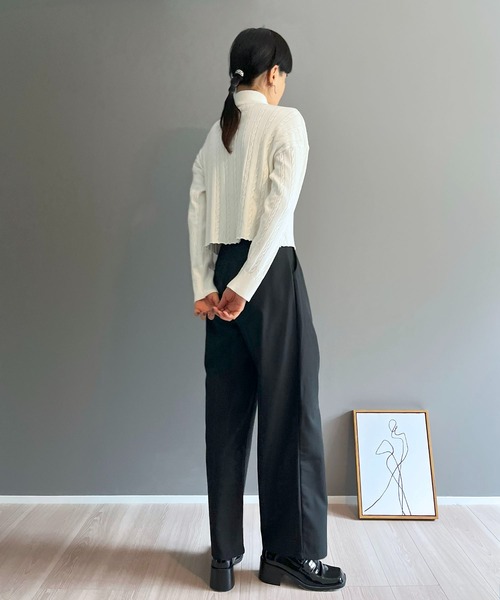 Jewelobe(ジュエローブ)の「ナローケーブルハーフジップニットトップス(ニット/セーター・レディース・グリーン/ホワイト/ブラック・FREE)」の7枚目の写真