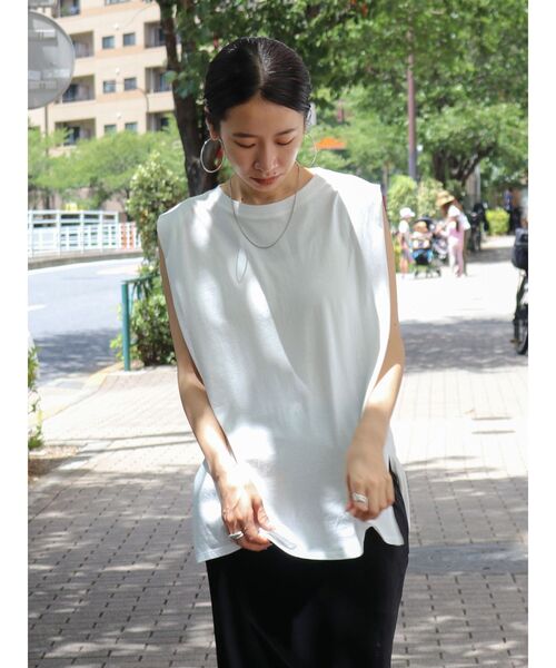 Ungrid（アングリッド）の「ショルダータックカラータンクトップ（Tシャツ/カットソー・レディース・ブラウン/オフホワイト/オレンジ/チャコールグレー/パープル・FREE）」の6枚目の写真