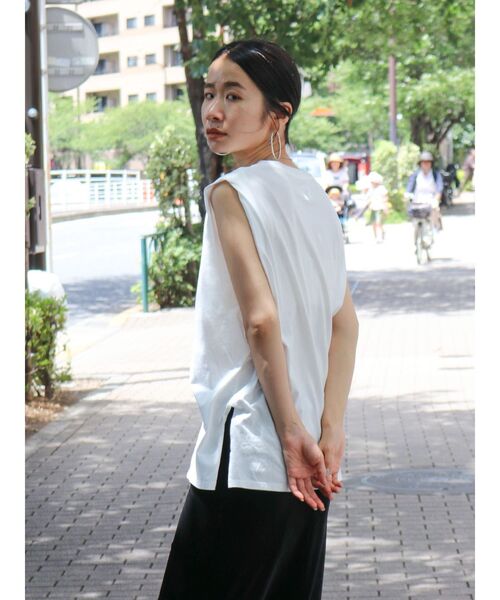 Ungrid（アングリッド）の「ショルダータックカラータンクトップ（Tシャツ/カットソー・レディース・ブラウン/オフホワイト/オレンジ/チャコールグレー/パープル・FREE）」の7枚目の写真