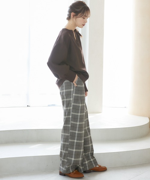 miclat（ミクラ）の「大きいサイズ　キーネックプルオーバー　miclat（Tシャツ/カットソー・レディース・ブラック/ブラウン・3L～4L/L～LL）」の6枚目の写真