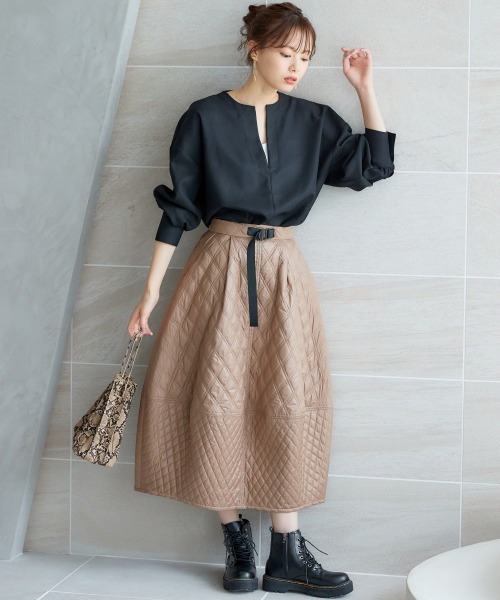 miclat（ミクラ）の「大きいサイズ　キーネックプルオーバー　miclat（Tシャツ/カットソー・レディース・ブラック/ブラウン・3L～4L/L～LL）」の14枚目の写真