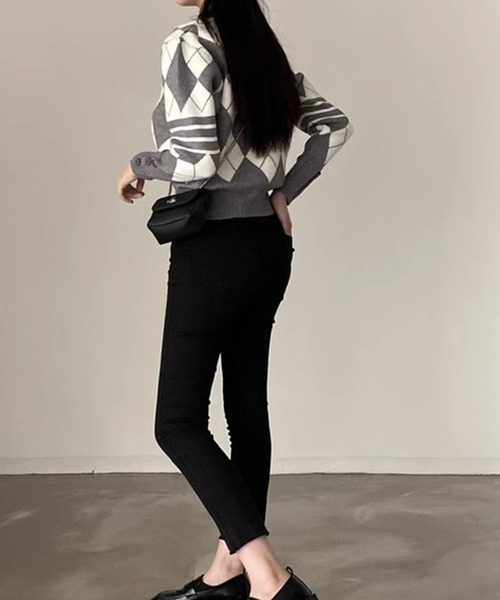 MILAE(ミレ)の「アーガイル柄Vネックニットカーディガン(カーディガン/ボレロ・レディース・グレー/ネイビー・FREE)」の12枚目の写真