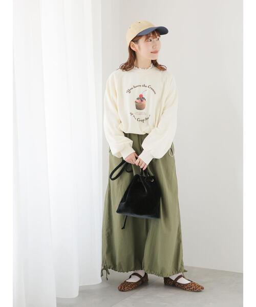 ehka sopo(エヘカソポ)の「裾ドロストスウェット(Tシャツ/カットソー・レディース・グリーン/ピンク/グレー/ネイビー/キナリ/ボルドー・F)」の17枚目の写真