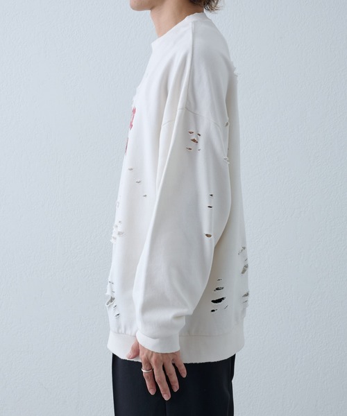 COLONY 2139（コロニートゥーワンスリーナイン）の「ピグメントダメージ裏毛クルー（GS）（スウェット・メンズ・アイボリー/レッド/ブラック・LARGE/MEDIUM）」の12枚目の写真